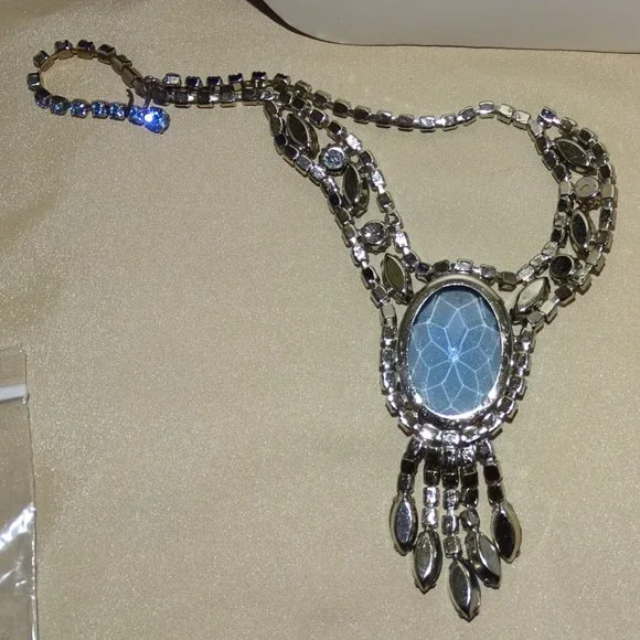 LARGE BLUE MADALION NECKLACE - Picture 4 of 5